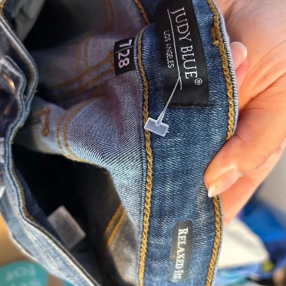 Judy Blue Relaxed Fit Medium Wash Jeans - Picture 3 of 4
